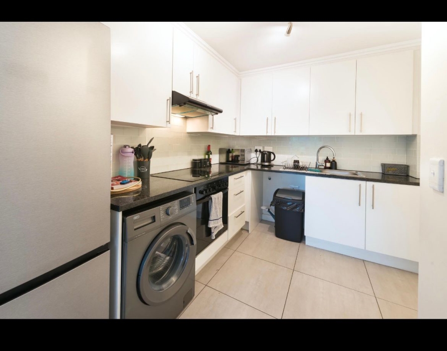 To Let 2 Bedroom Property for Rent in Kenilworth Western Cape